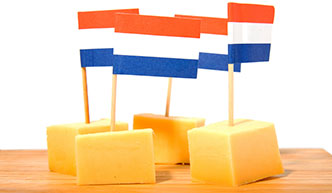 Kaasblokjes met een Nederlandse vlag